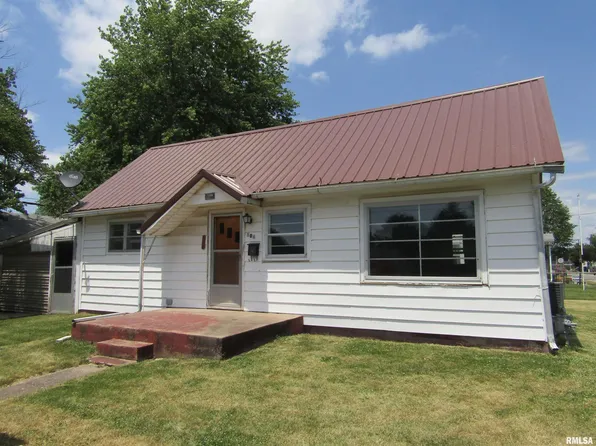 304 W Avenue D, Lewistown, IL 61542
