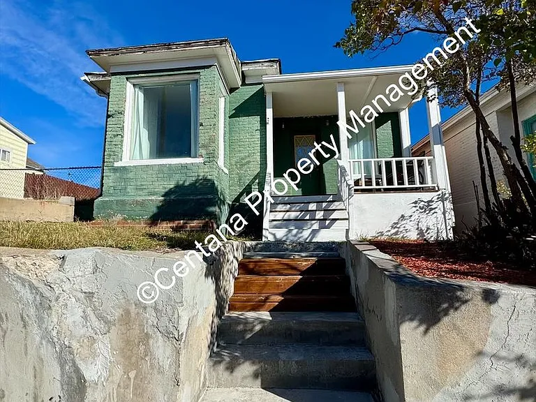 530 N Franklin St — Photo 1