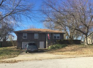 814 S High St, Butler, MO 64730