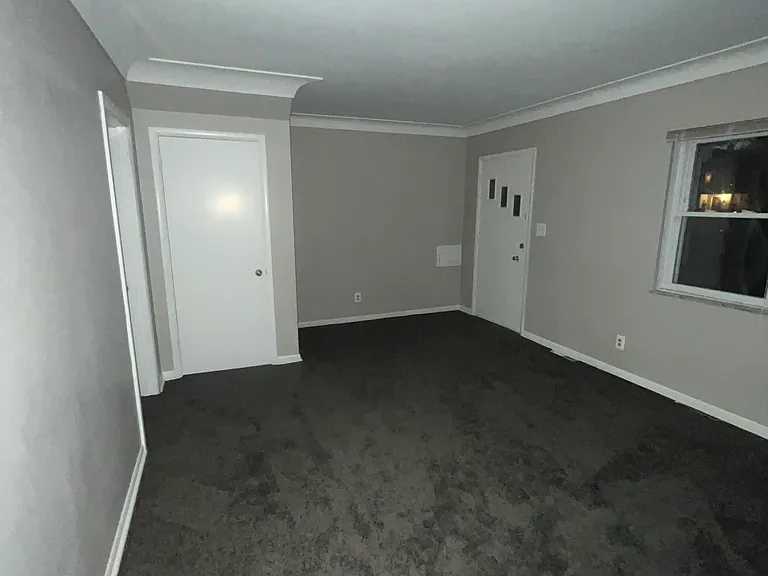138 E 6th St #138/140 — Photo 6