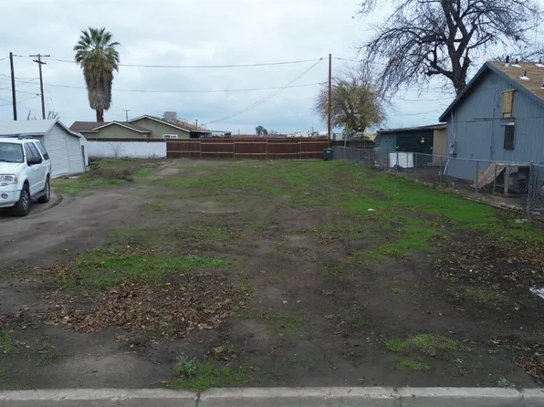 280 W 4th St, Buttonwillow, CA 93206