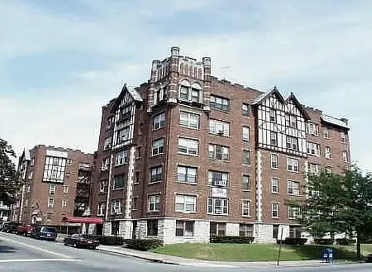 BUILDING