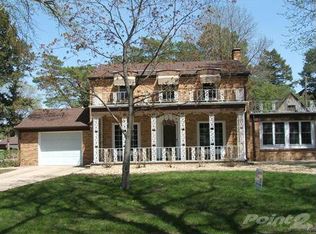 908 S Minnesota St, Mitchell, SD 57301