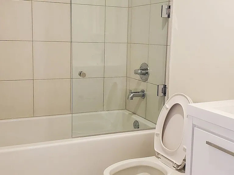 212 King William St #720 — Photo 10