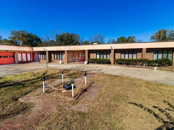 3333 Eby Rd, Boonville, IN 47601