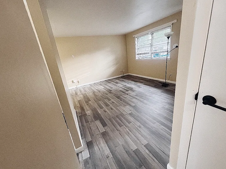 1688 Clyde Pl — Photo 21