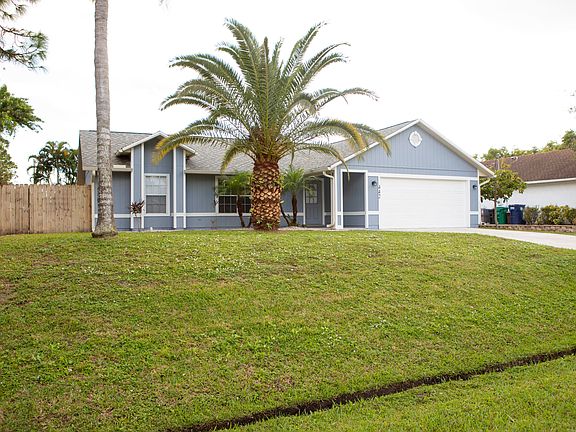 3rd image of 442 NW Goldcoast Avenue