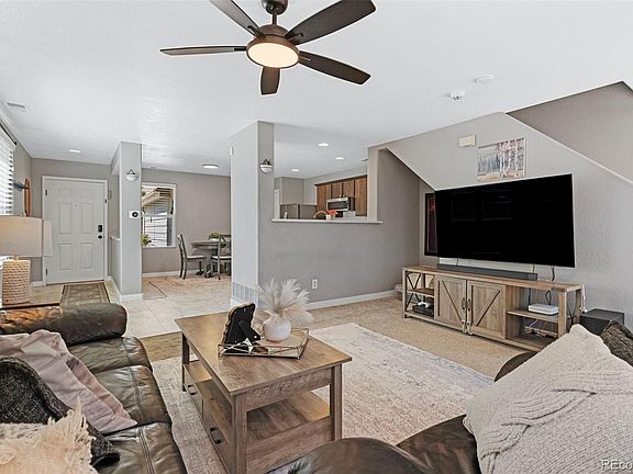 3rd image of 882 Mockingbird Lane