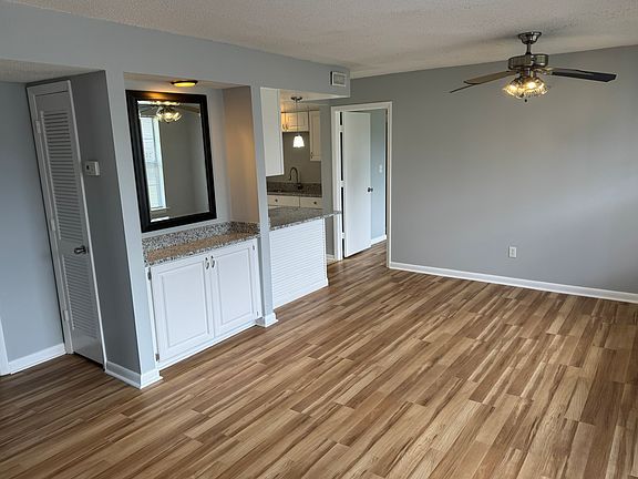 Dining Area with Dry Bar