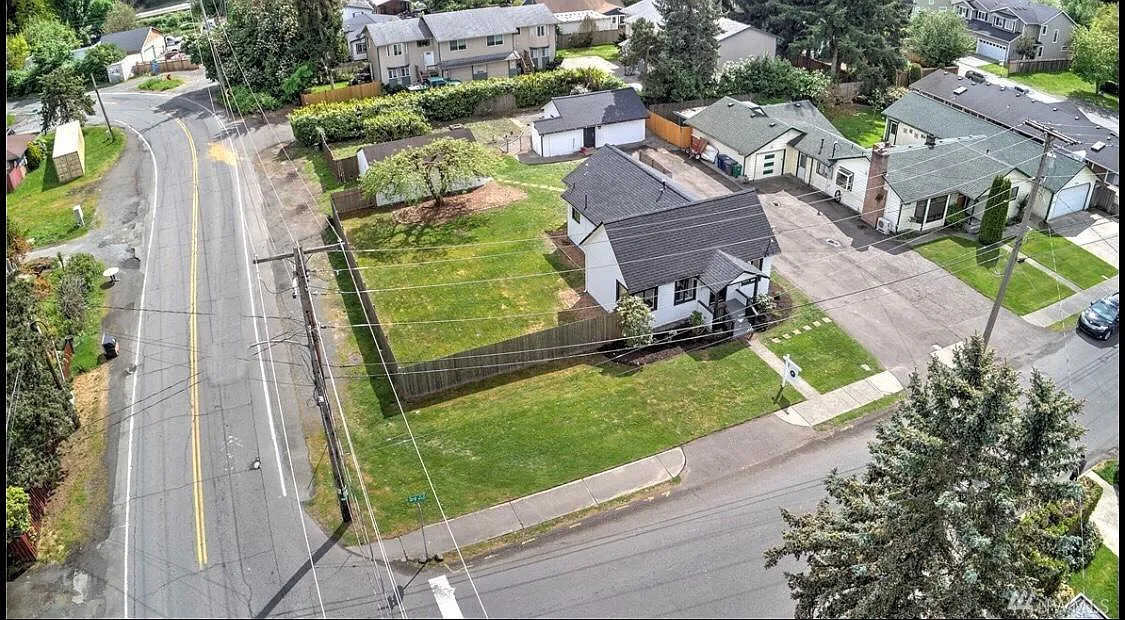 3rd St SE, Auburn — Photo 2