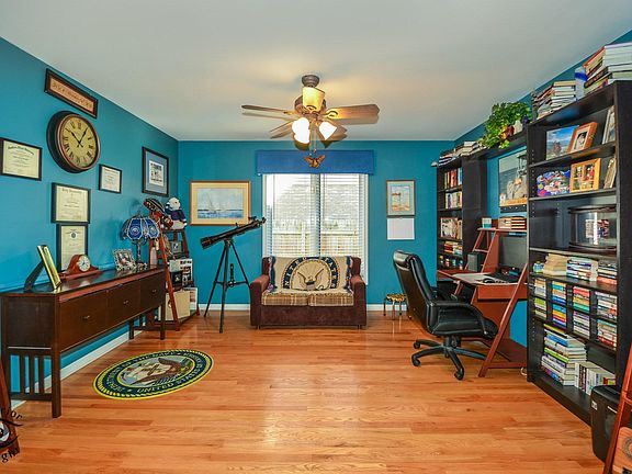 3rd image of 5828 W 90th St