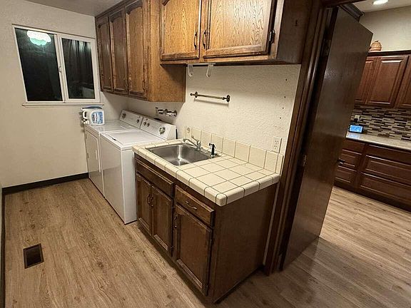 4th image of 148 Westwood Dr