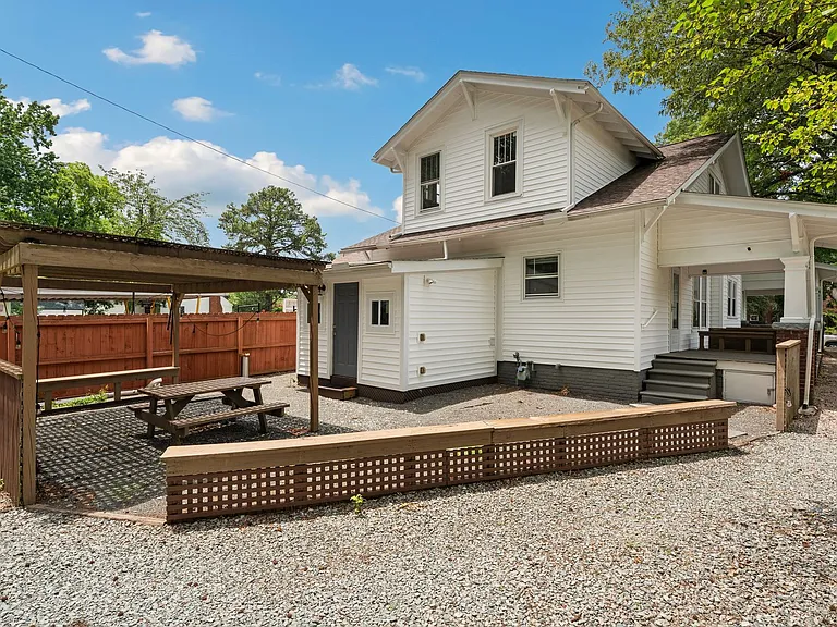 2726 N Roxboro St — Photo 19