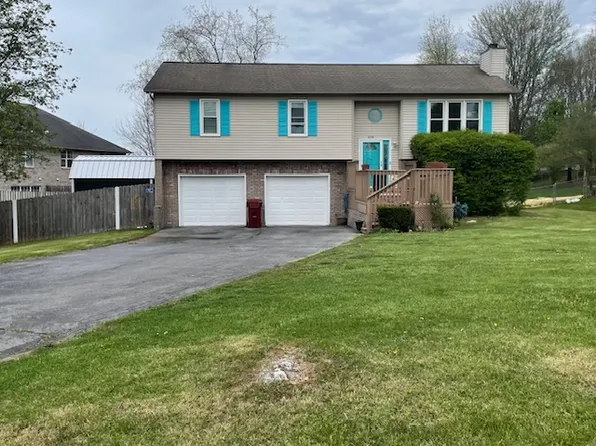 919 Carroll Creek Rd, Johnson City, TN 37601