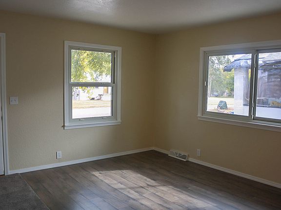 3rd image of 309 N Pearl St
