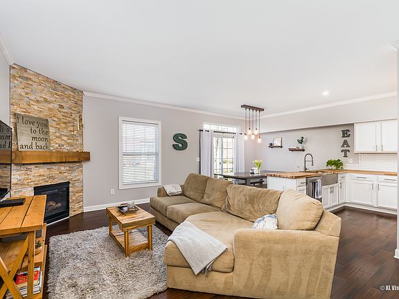3rd image of 16452 Willow Walk Dr #16452