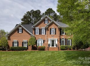 4407 Mountain Cove Dr, Charlotte, NC 28216