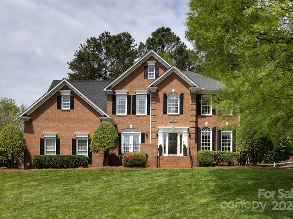 4407 Mountain Cove Dr, Charlotte, NC 28216