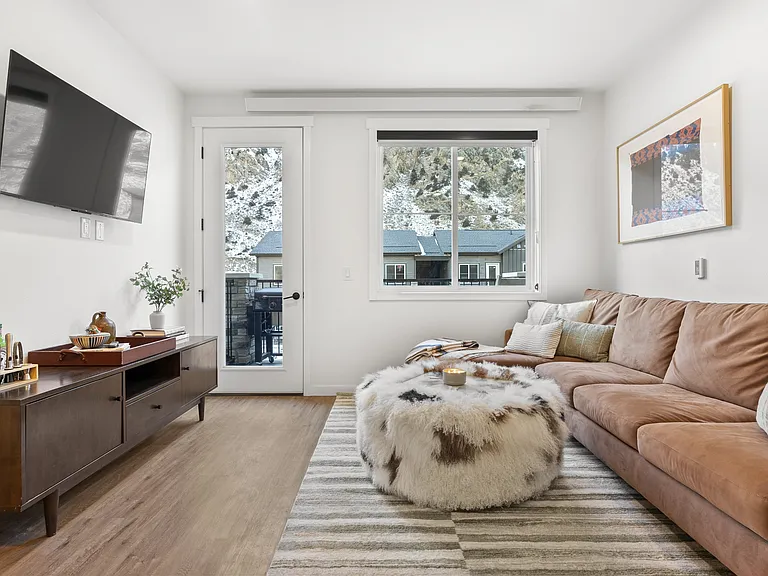 2111 Hummingbird Way #102 — Photo 5