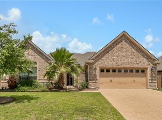 2611 Forest Oaks Dr, College Station, TX 77845