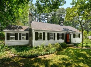 3 Meeting House Hill Rd, Dover, MA 02030