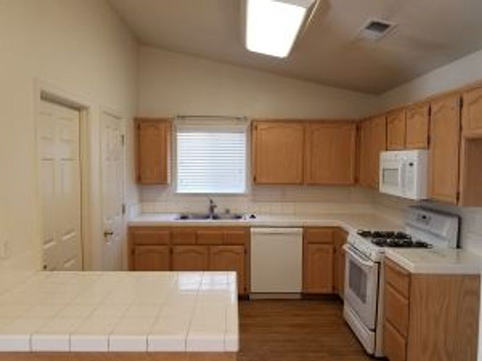 2nd image of 1131 Morgan Dr