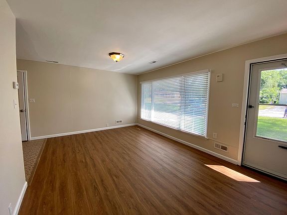 2nd image of 10714 Cambridge Ave