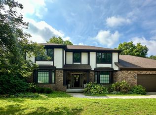 8207 W 30th St, Riverside, IL 60546