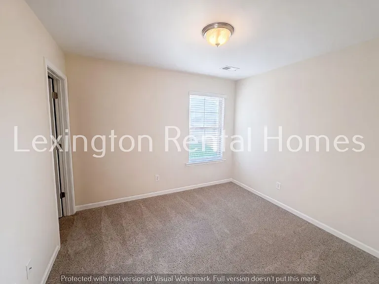 152 Castlefield Dr — Photo 10