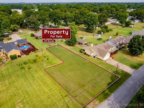 S White Ave, Wagoner, OK 74467