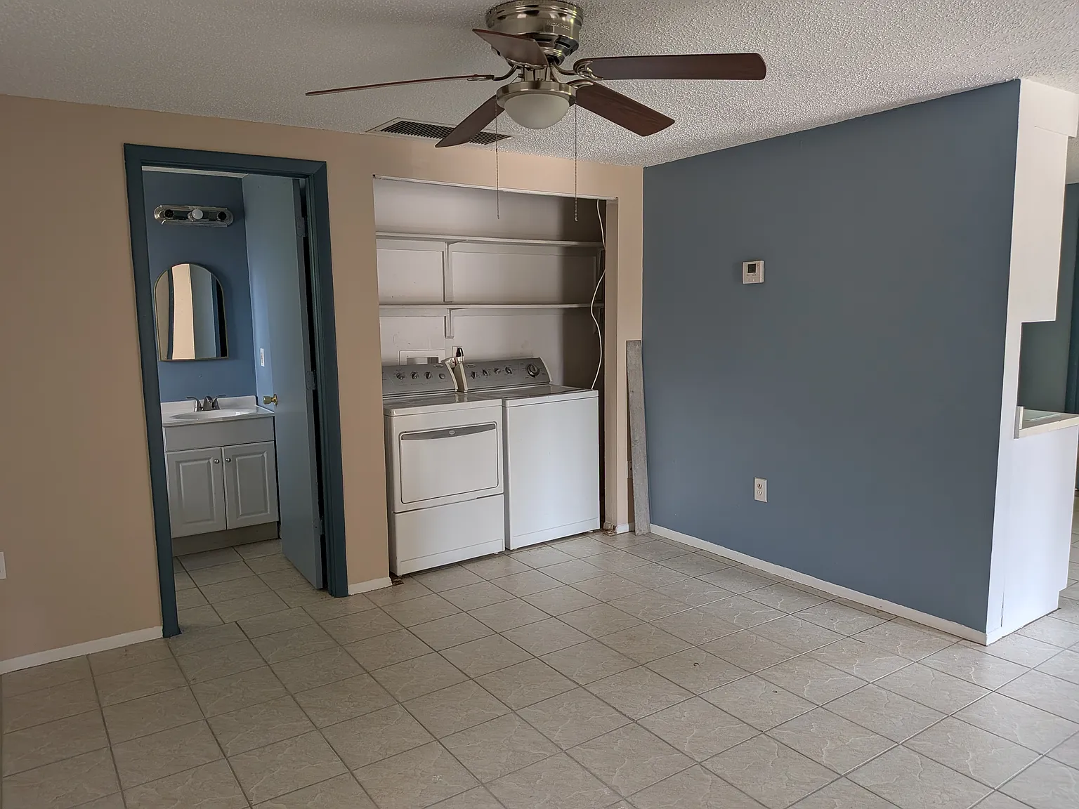 2 bed, 800 sqft, $1,100 — Photo 2