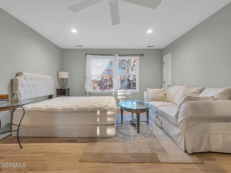 21 Old Queens Ct — Photo 29