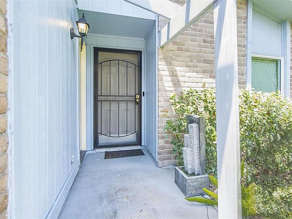 3rd image of 5526 Irish Hill Dr