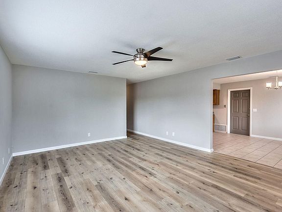 3rd image of 1720 Valencia Ave