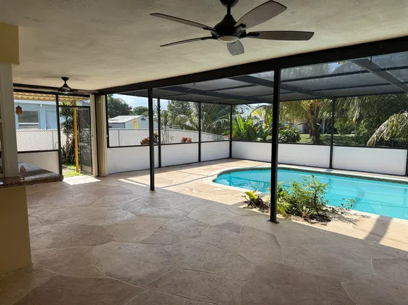 6957 NW 9th Ct, Pompano Beach, FL 33063
