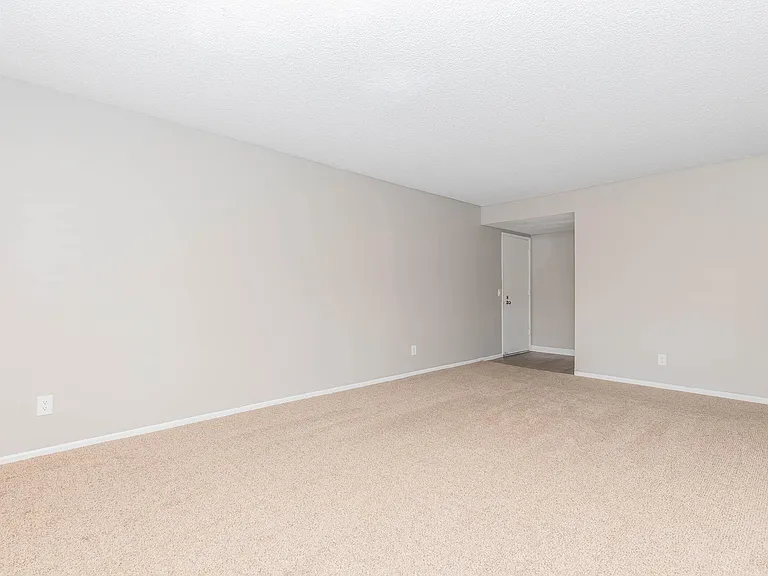 The Dylan Apartments — Photo 57