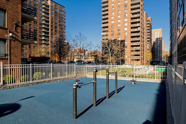 Rented by PWV Acquisitions | media 17