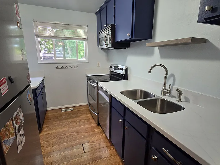 W 92nd Ave — Photo 3