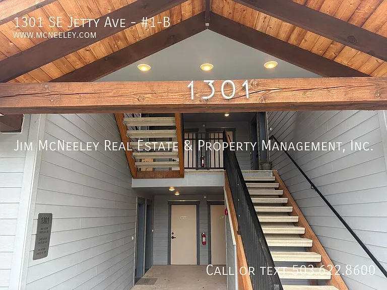 1301 SE Jetty Ave #1-B — Photo 3