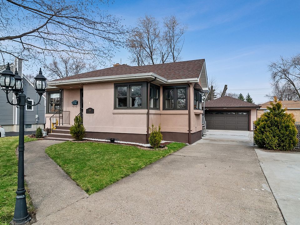 1st image of 109 S Roberta Ave