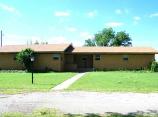 1113 W California St, Seymour, TX 76380