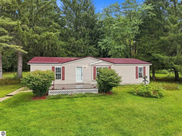 2712 Ingersoll Rd SW, Fife Lake, MI 49633
