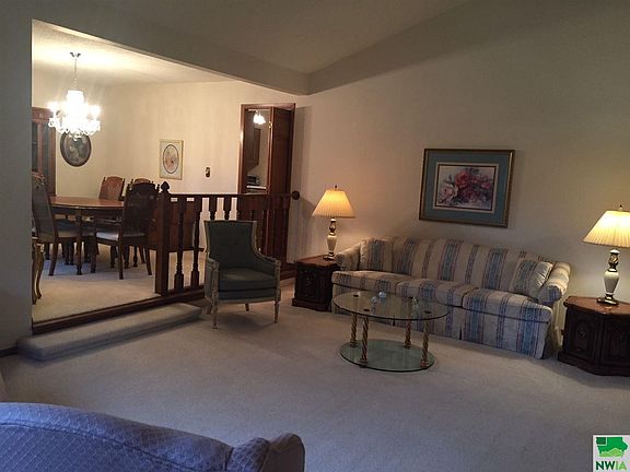 4th image of 709 Meadow Ln