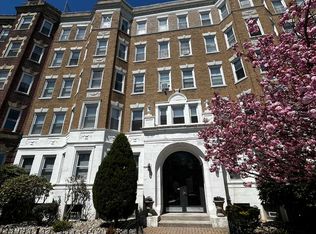 121 Park Dr #15S, Boston, MA 02215