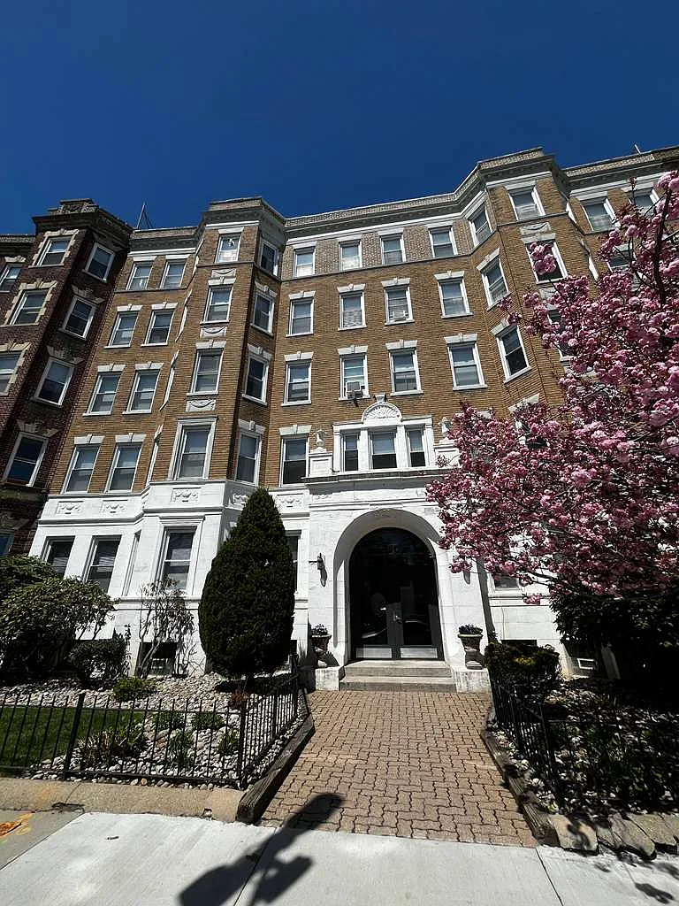Building Photo - 121 Park Dr #27F