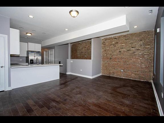 4th image of 213 N Leclaire Ave #2