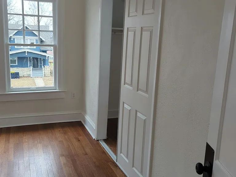 4119 S Benton Ave — Photo 61