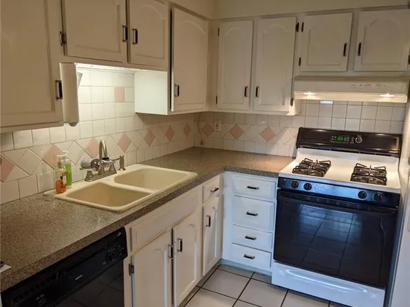 12 Josephine St APT 205, North Providence, RI 02904