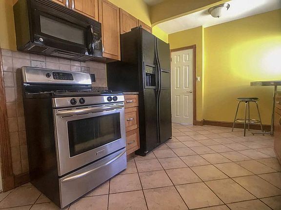 3rd image of 4527 172nd St #2