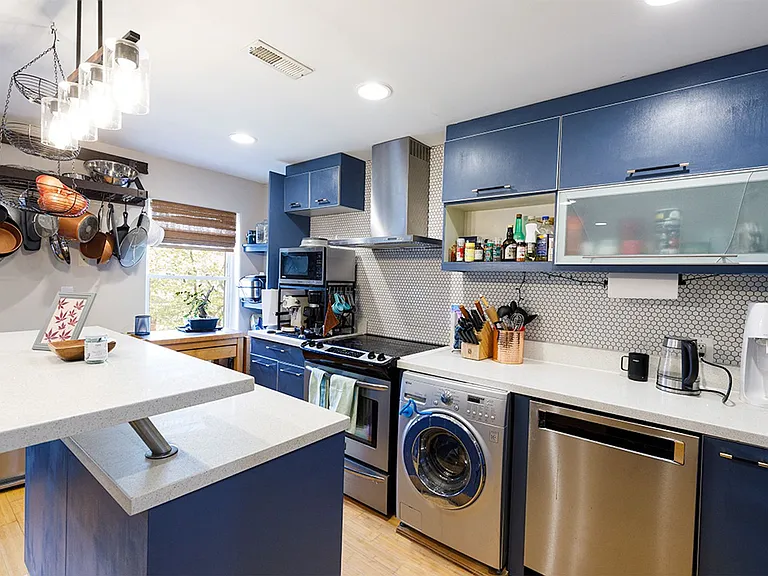 1220 Holbrook Ter NE #202 — Photo 4